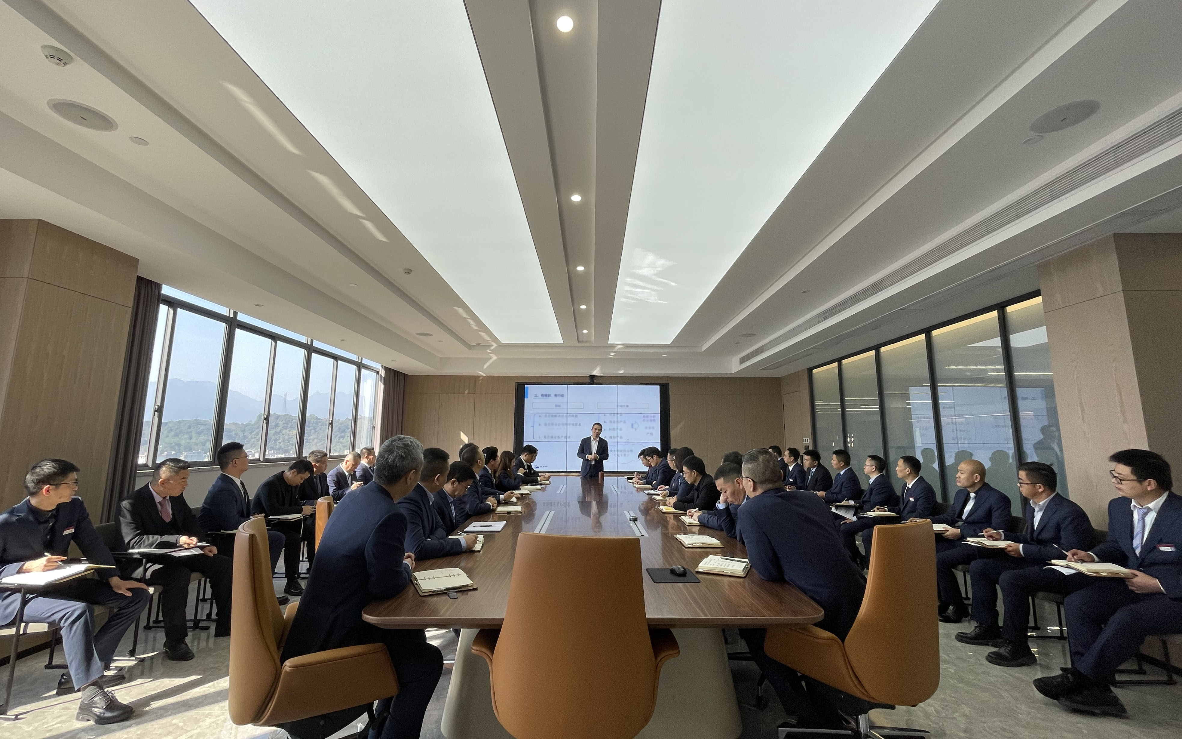 加強頭部、腰部和腿部建設