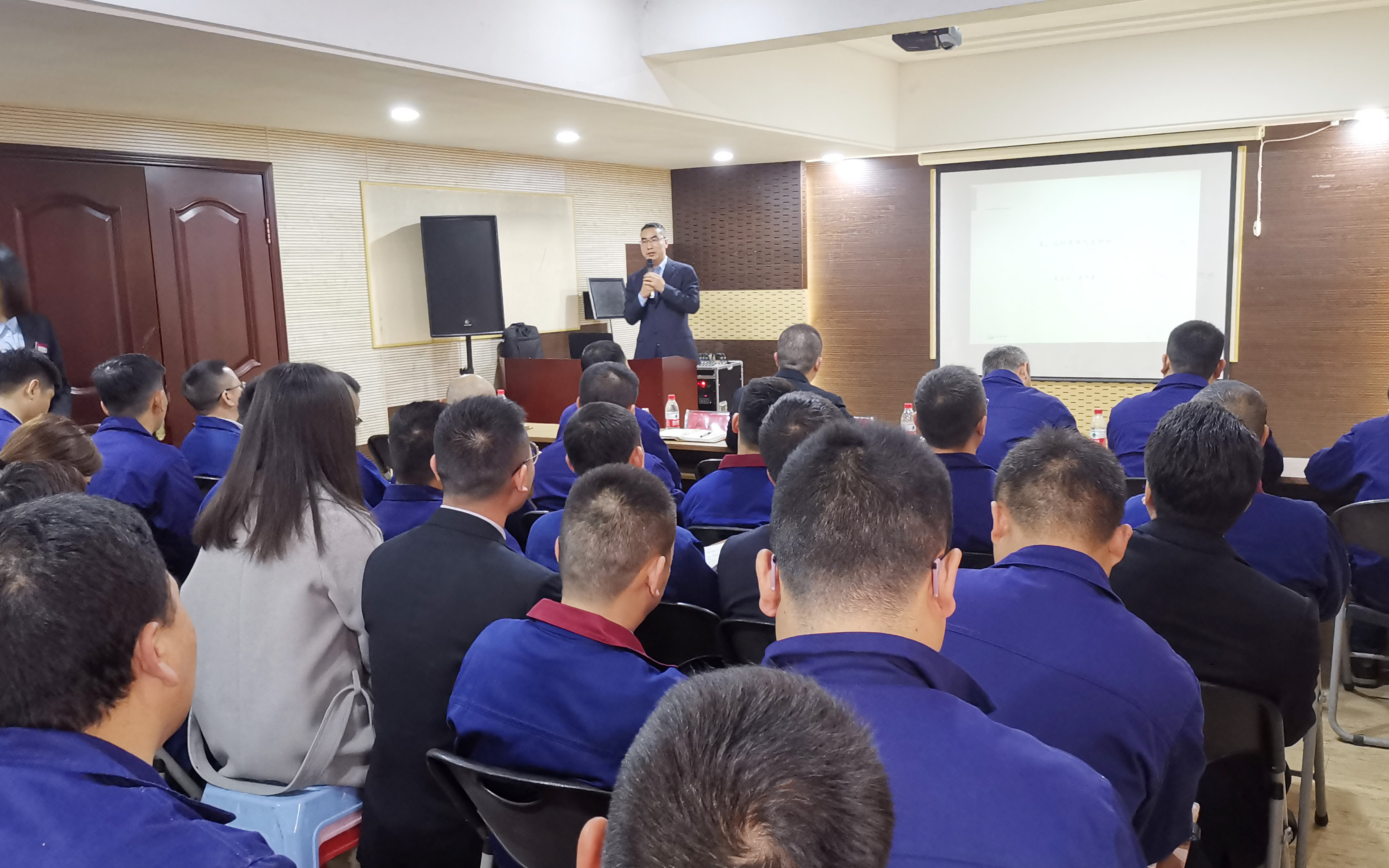 1614421018168080647.jpg 1614421018168080647.jpg